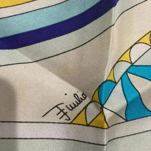 NWT Authentic Emilio Pucci Large Silk Made in Italy Fashion Abstract Scarf - Picture 4 of 8